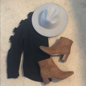 Black sweater with sleeve detail